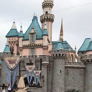 Meet your Posher, Jhaneen